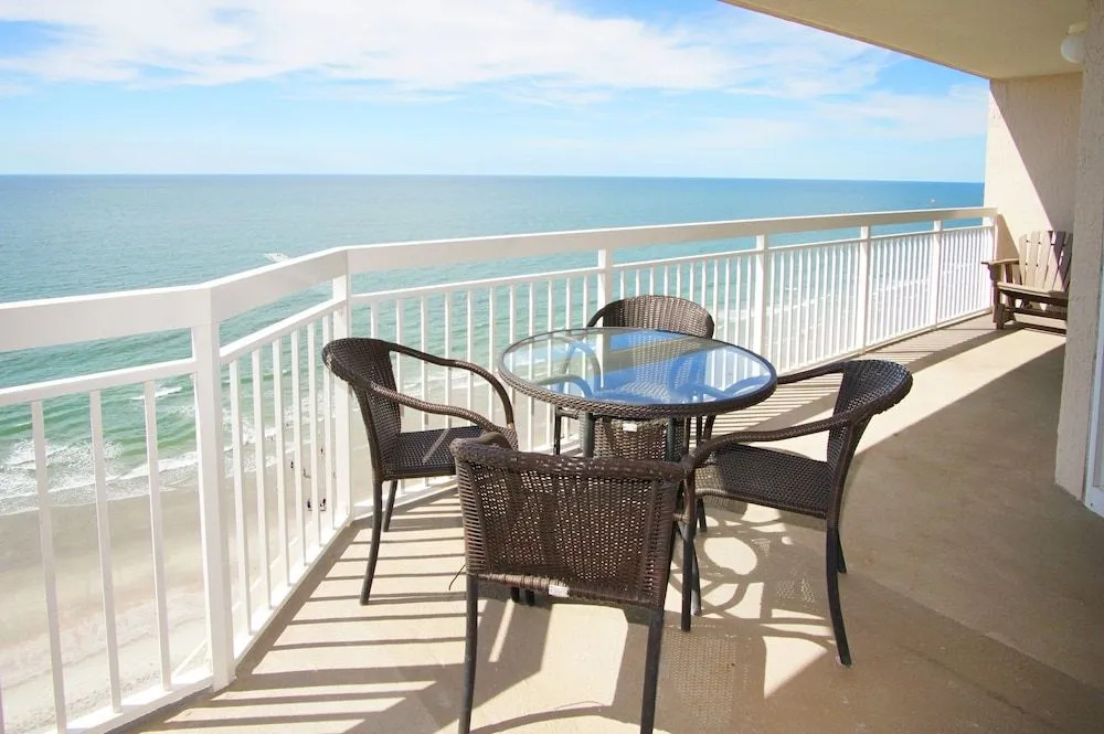 Crescent Shores 1809 (South Tower) by RedAwning