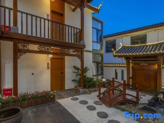 Yujing·View Beauty Su (Lijiang Ancient City North Gate Dashuiche Branch)