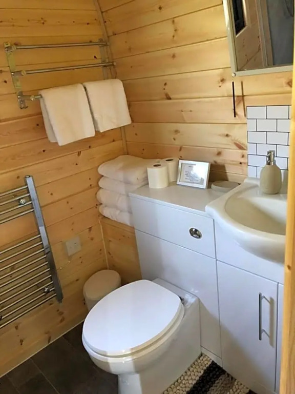 Oak Lodge Pods