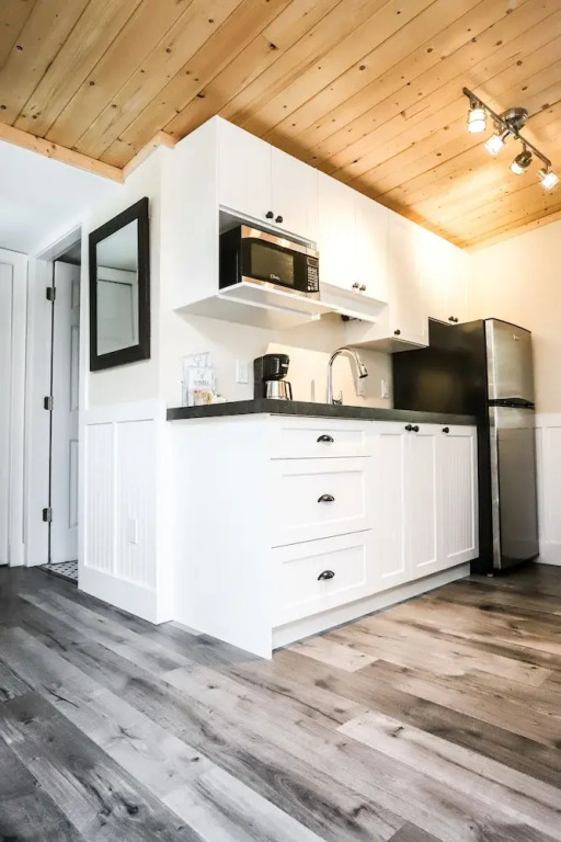 Creekside Cottages