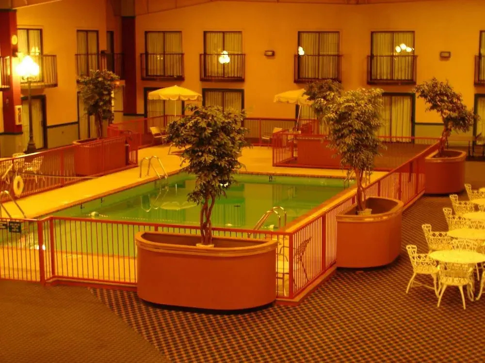 Super 8 by Wyndham Altus