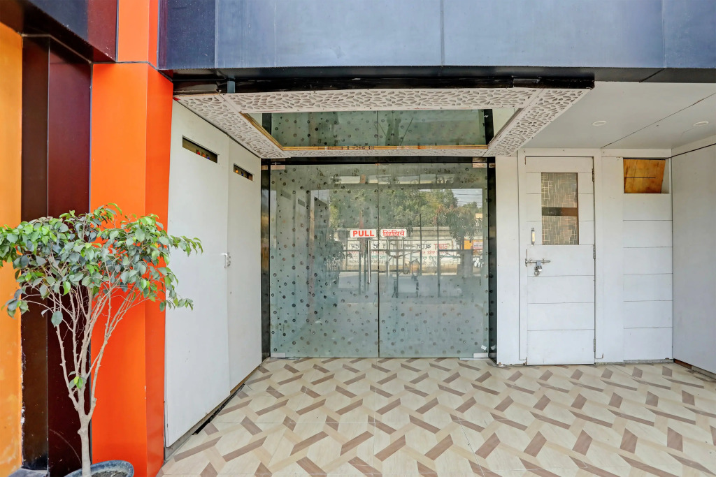 Super Hotel O Hyderabad Gate IIT BHU