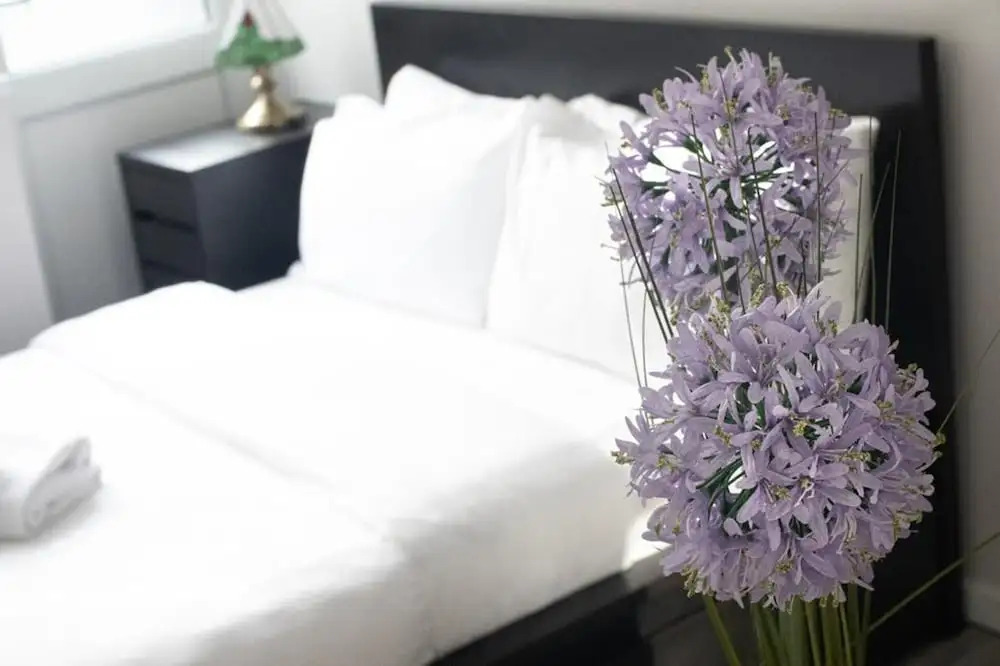 4 Bedroom-Southampton-Sleeps 6- Garden