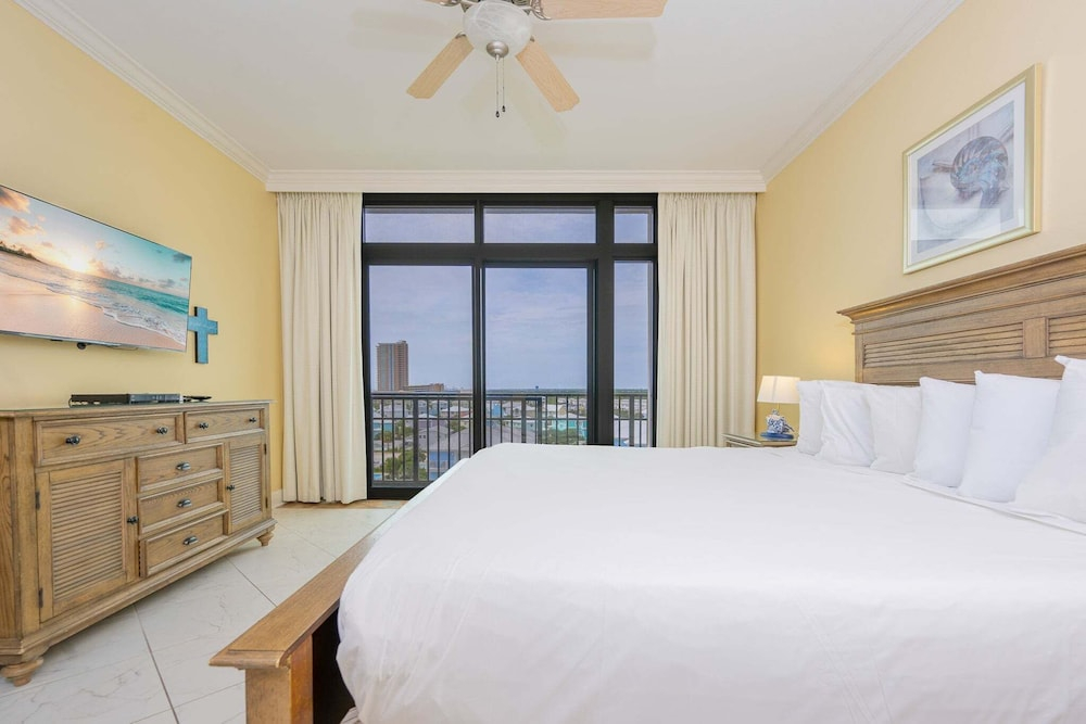 The Oasis 601 Formerly Phoenix West Ii 601 4 Bedroom Condo