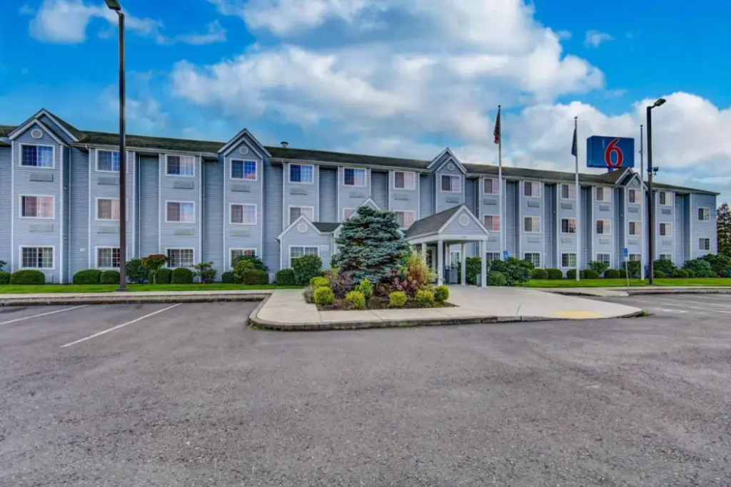 Microtel Inn & Suites