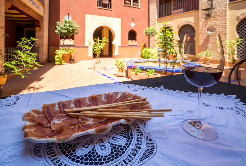Apartamentos San Juan de los Reyes by Toledo AP