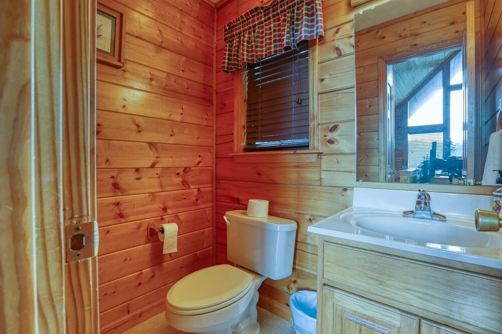 An Amazing View - 4 Bedrooms, 3.5 Baths, Sleeps 10 Cabin by RedAwning