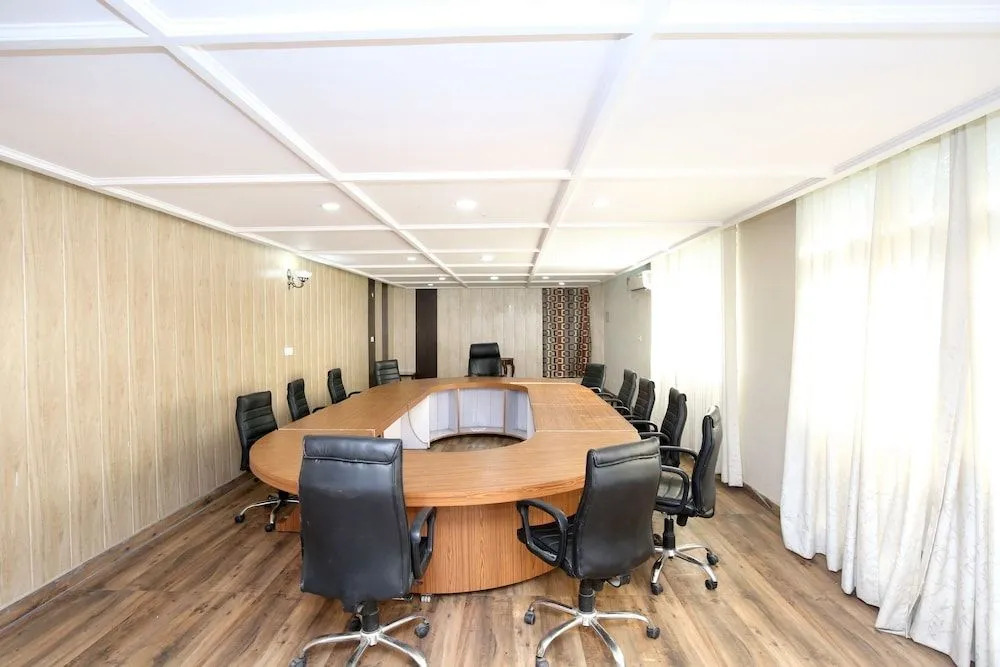 OYO 12767 Hotel Grand Chinar