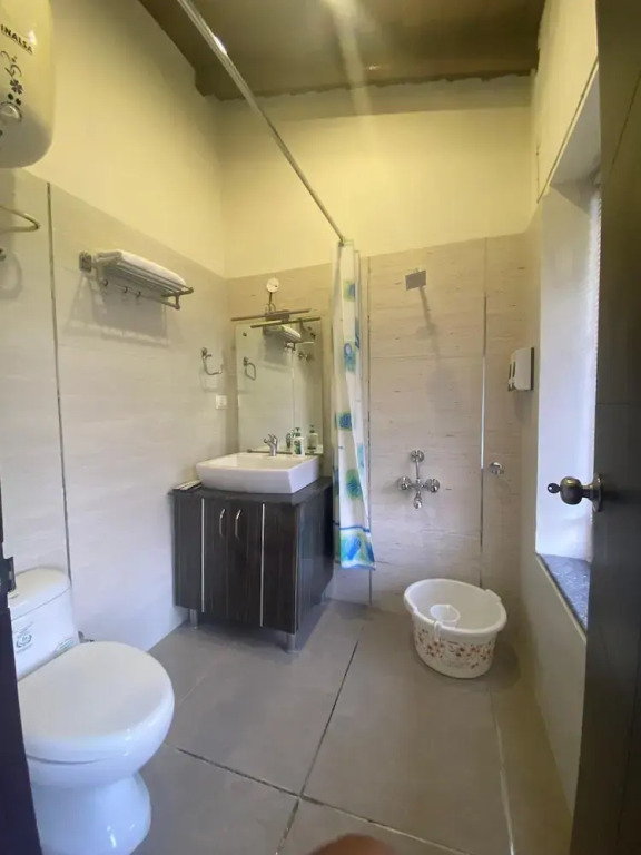 Luxsugero Penthouse Kaichidham