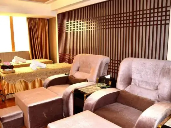 Dragon City International Hotel