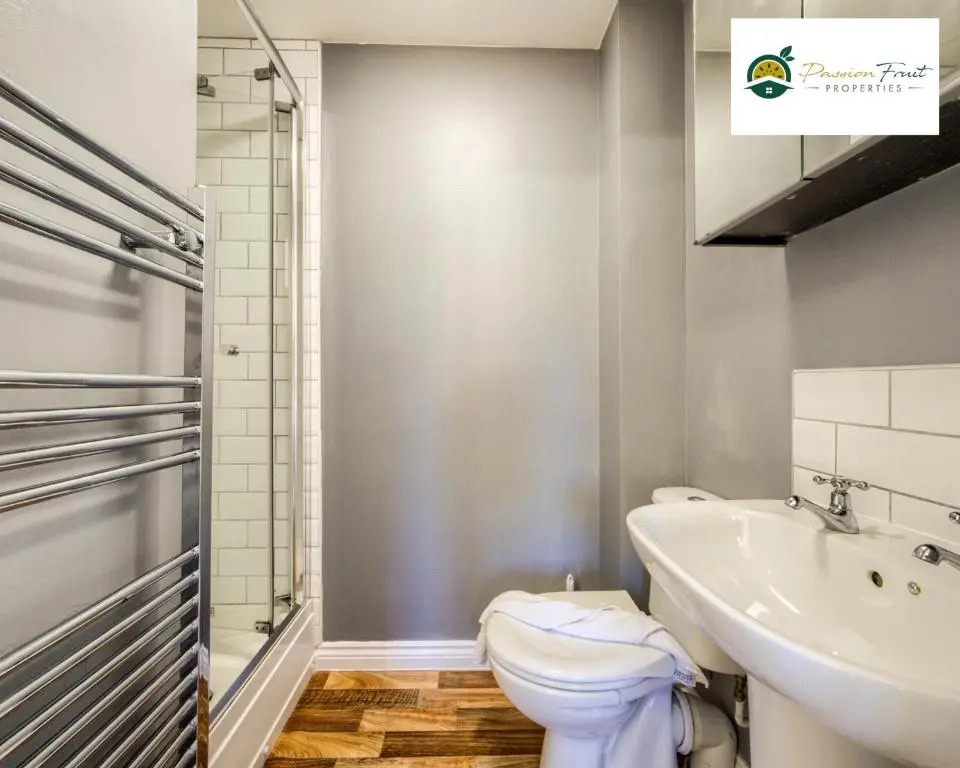 3 Bedroom Coventry House By Passionfruitproperties With Free Wi-fi, Driveway & Garden- 26WWC