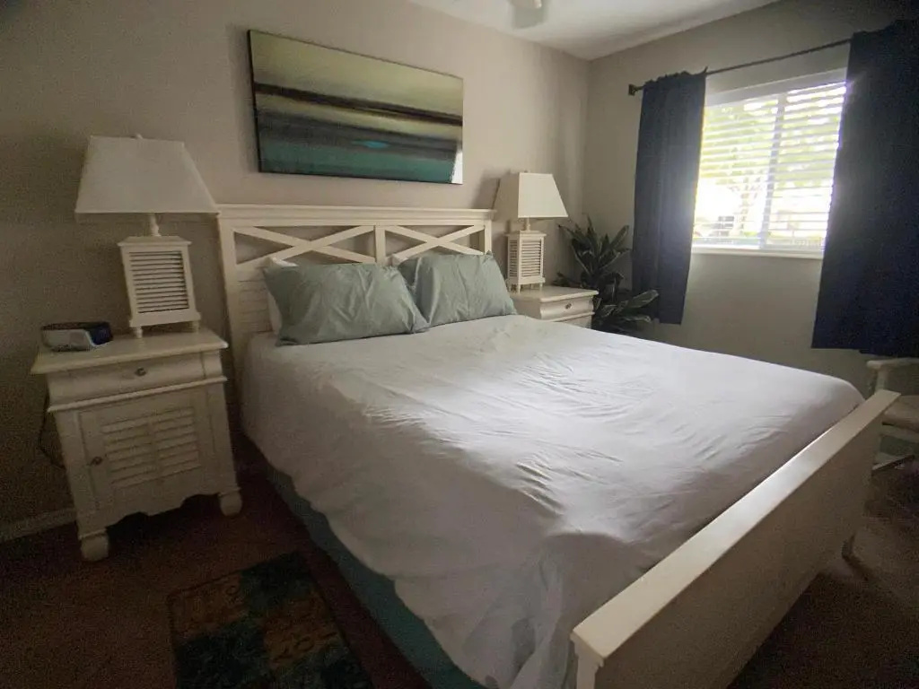 Elegant 1 Bedroom Condo With Swimming Pool Gym Access All Included In Convenient Fort Myers Location Near Golf Courses and Sanibel Island