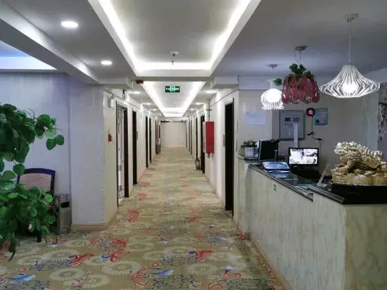 Holiday Inn Burqin Jinpin (Four Seasons Food Street)