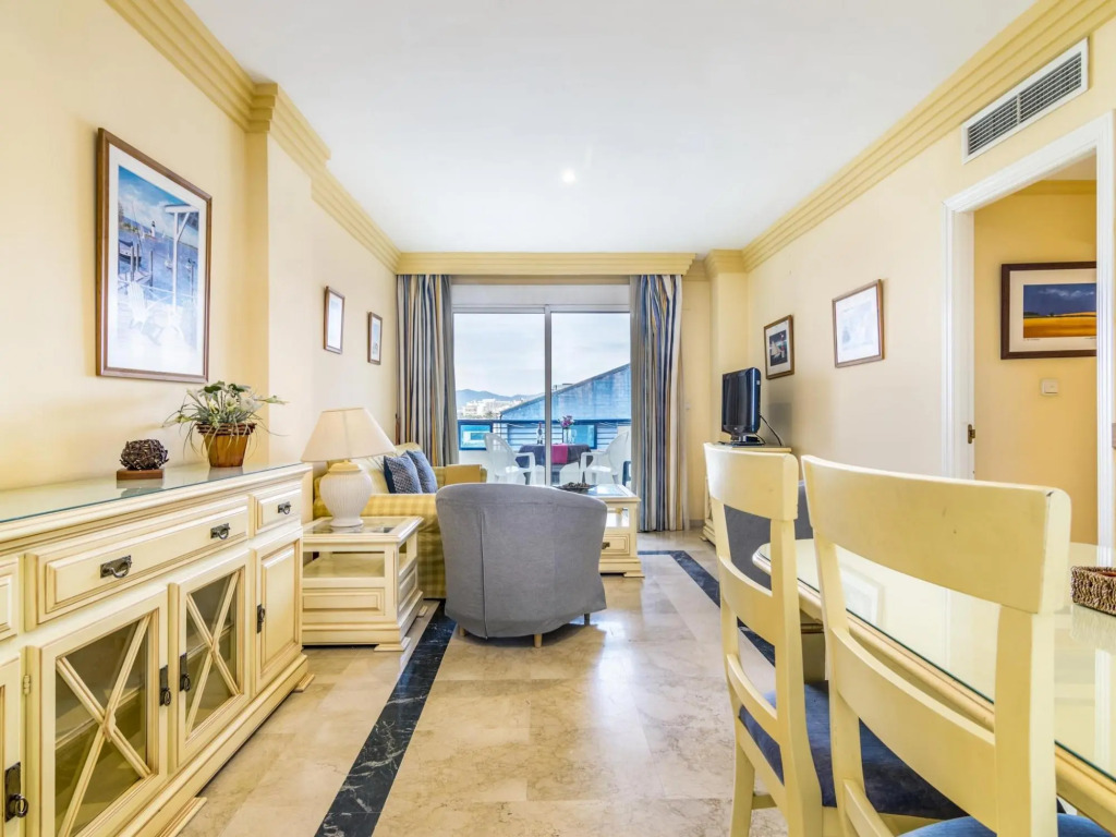 Stunning Apartment on the beach 358