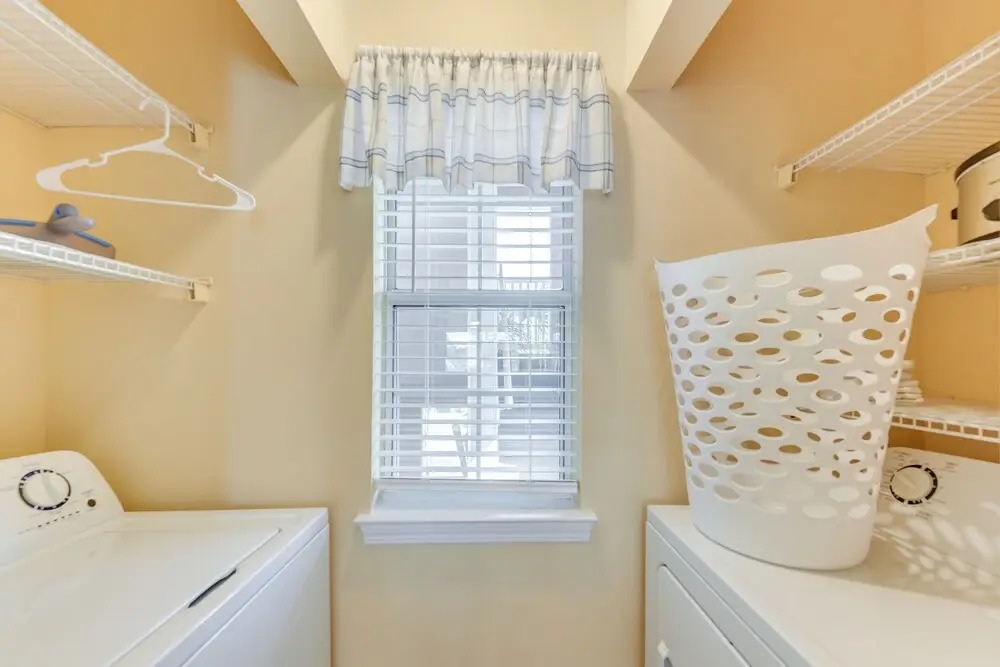 5 Mi to Beach: Myrtle Beach Condo w/ Pool Access!