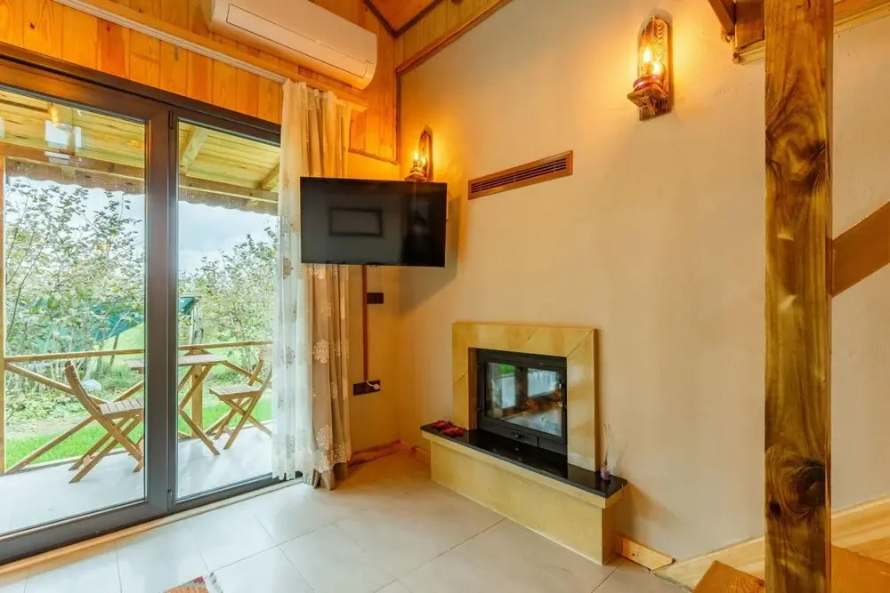 Cozy House Surrounded by Nature in Agva