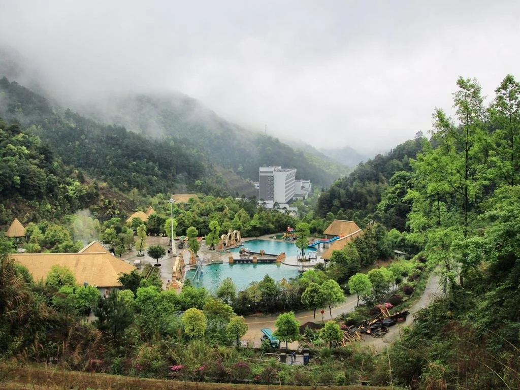 Xinfeng Utop Spring Primeval Forest Resorts