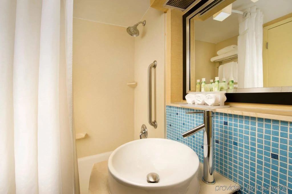 Holiday Inn Express & Suites Annapolis by IHG