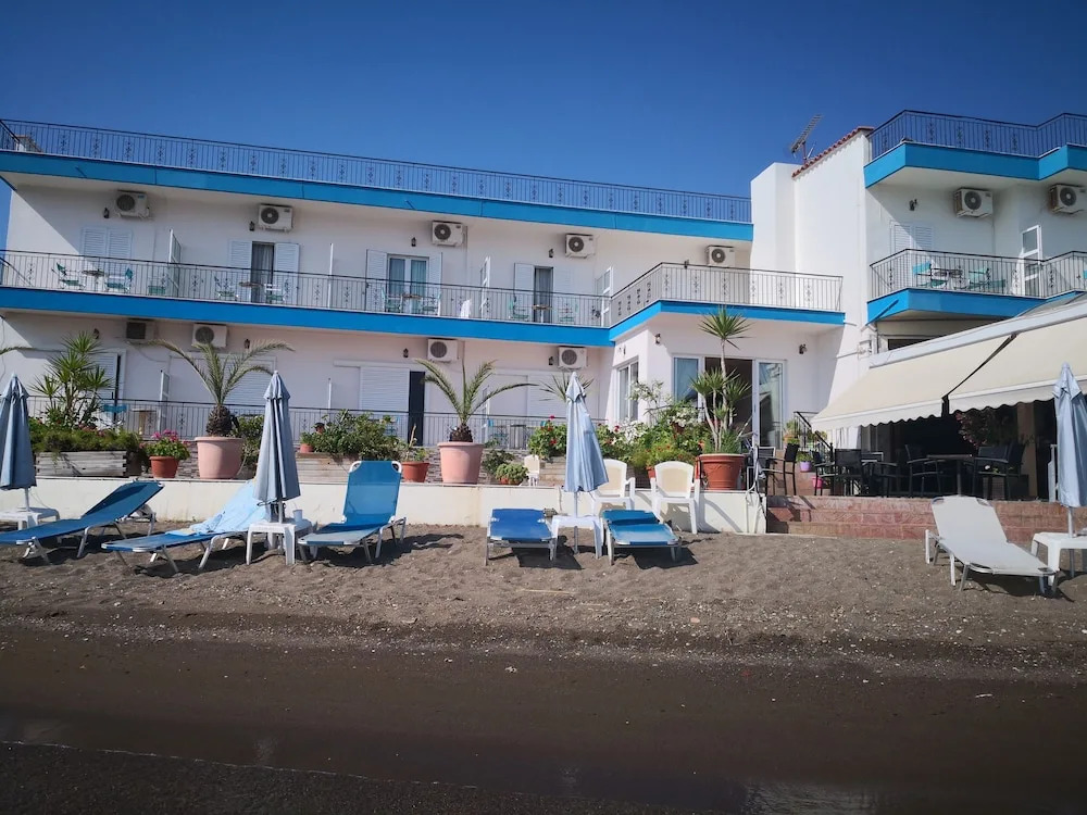 Artemis Hotel