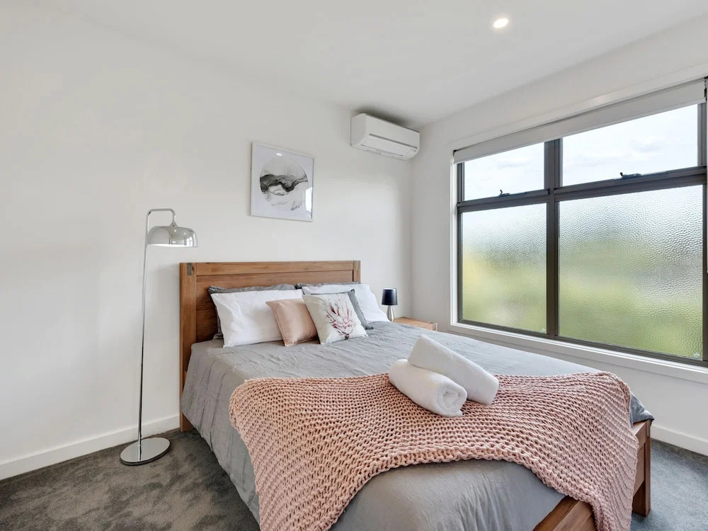 Melbourne 3 Bedrooms Family House by KozyGuru