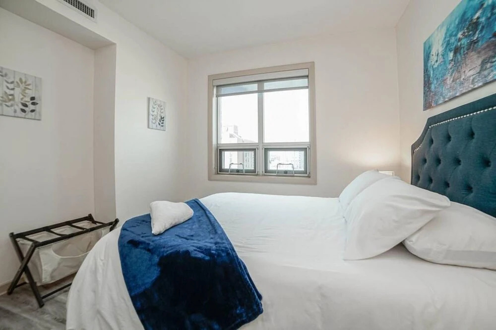Gorgeous 2bd Condo Patio Gym Parking Coffee