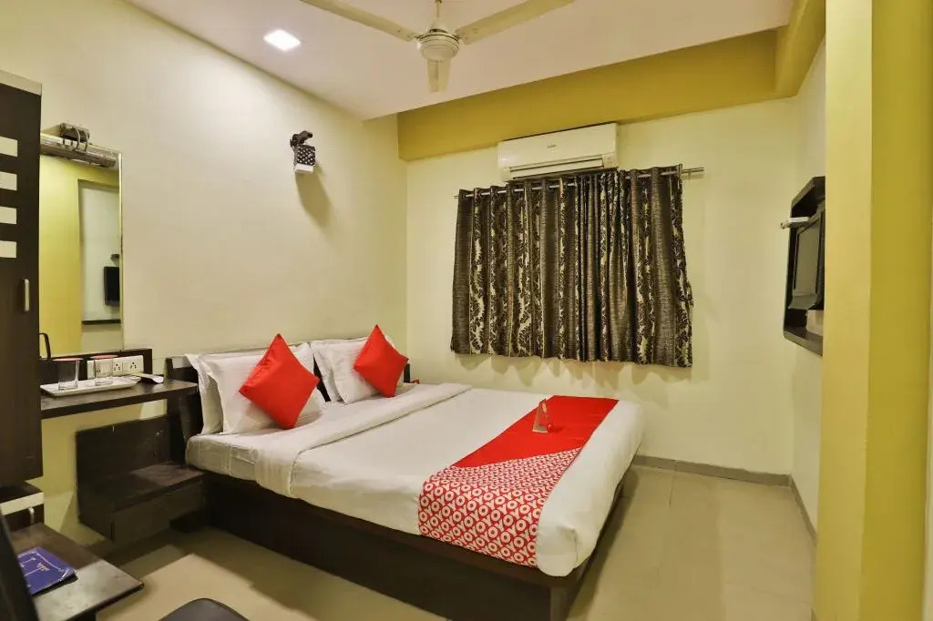 Hotel Santro By OYO Rooms