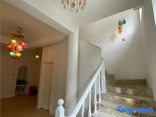 Yining Qingjushe Homestay