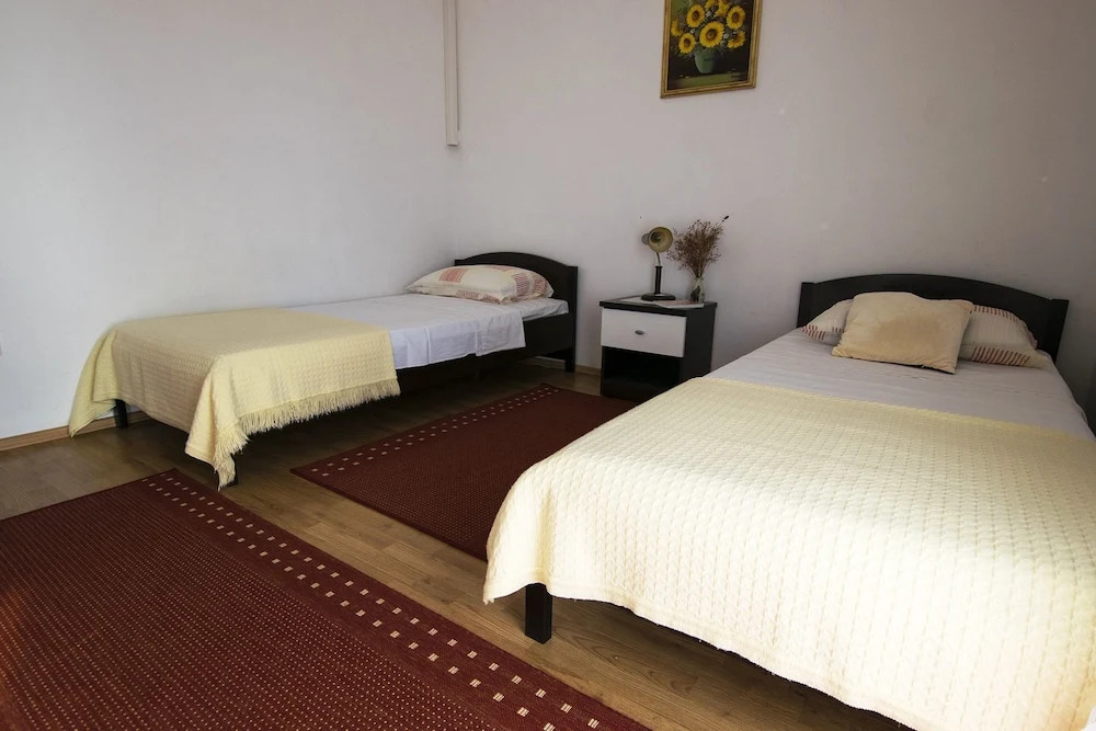 Apartment Nekic-on Quiet Location With Nice Garden