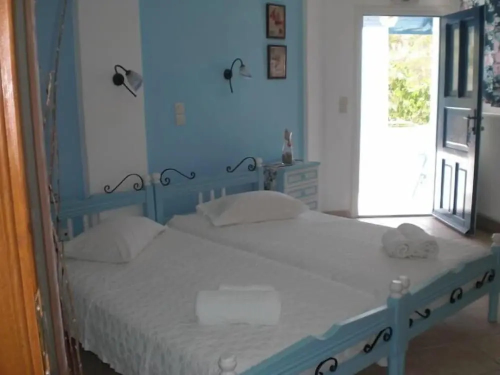 Doras Studios & Apartments