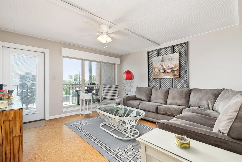 Eat, Beach, Sleep, Repeat! 2 Bedroom Condo