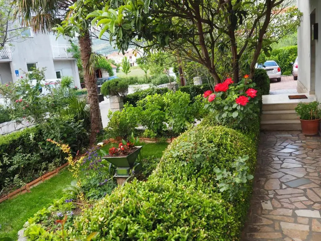 Apartment Green oasis by the sea