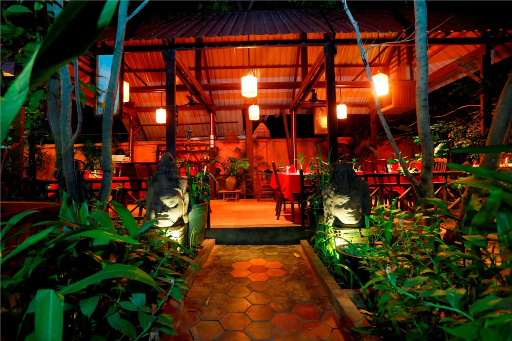 Golden Mango Inn