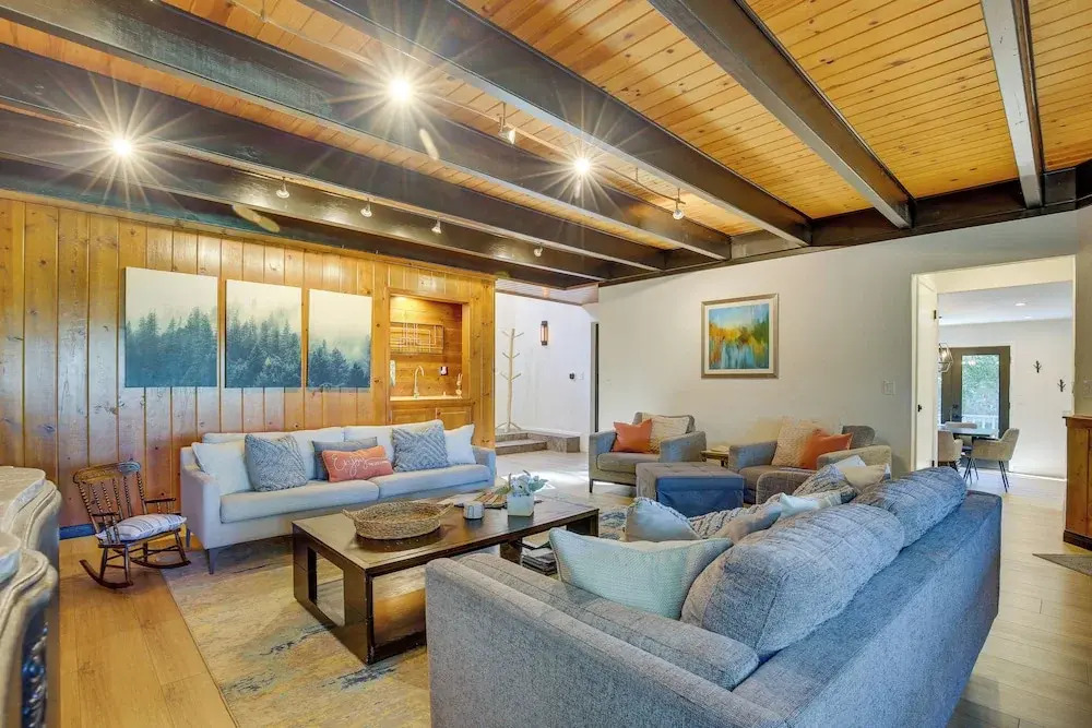 Lake Views & Game Room! Lake Arrowhead 3-king Gem