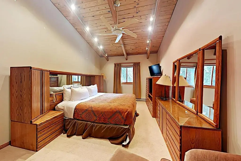 Timberline Condominiums 2 Bedroom Loft 3 Bath Deluxe Unit B3H