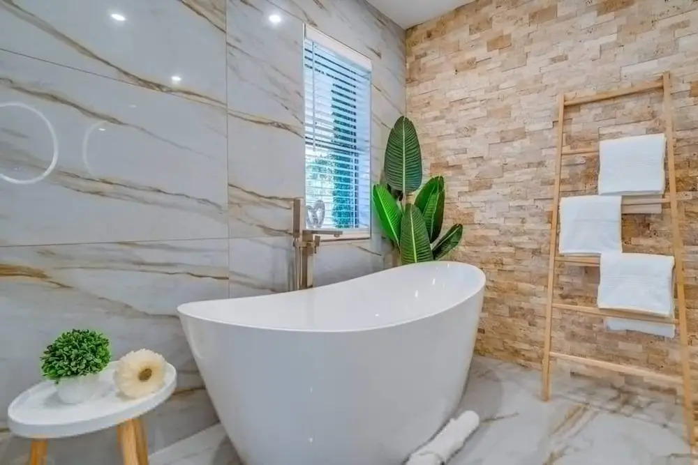 Fox Garden-heated Pool-spa- Boho-downtown Beach