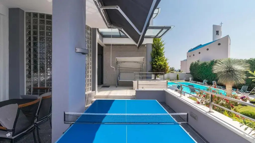 Luxury villa Nicol with pool and sea view 300m from the beach