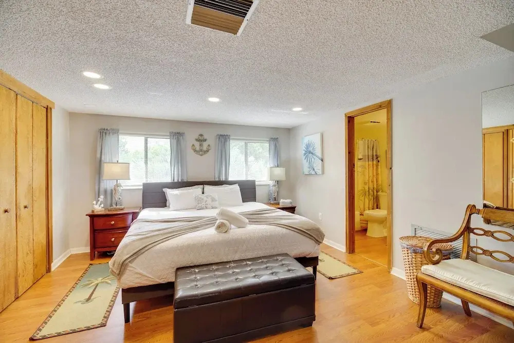 Next to Turtle Preserve: Oceanside Florida Retreat