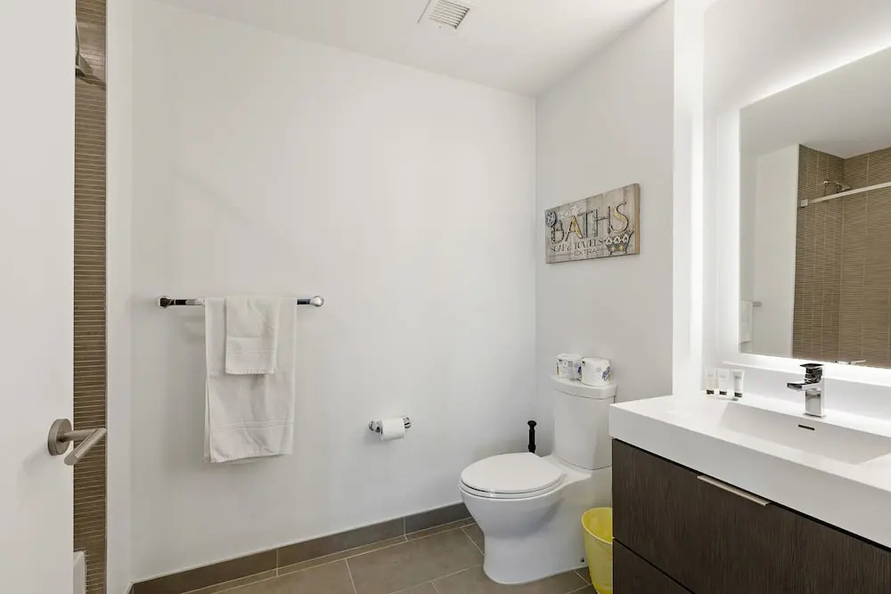 Home Away Luxury Apartments at Warren