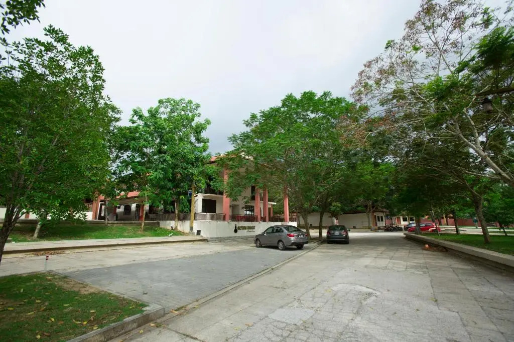 Sayong Resort