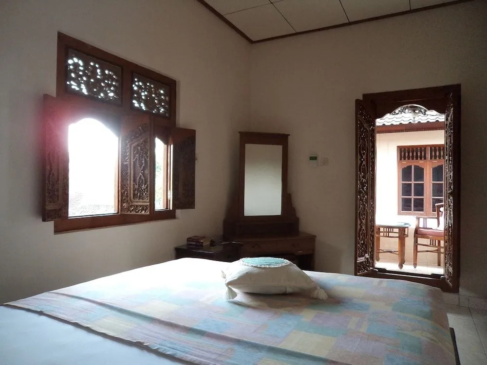 Brata Home Stay