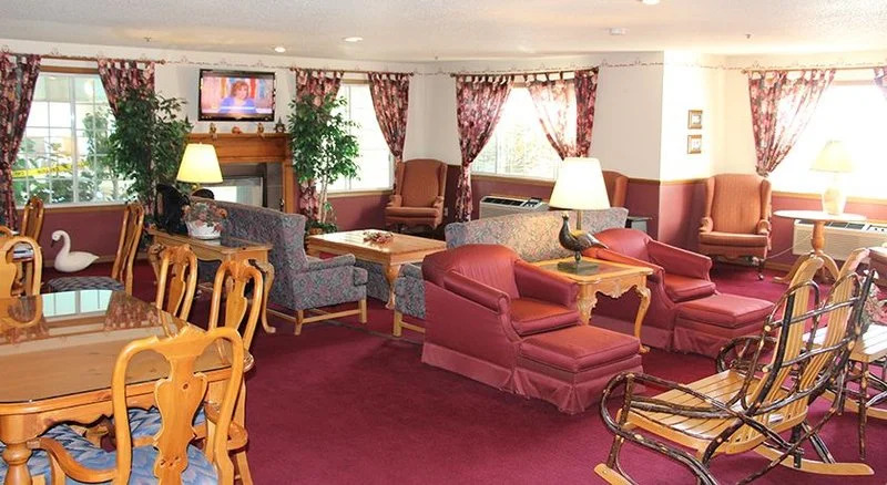 Days Inn & Suites by Wyndham Williamsburg IA North