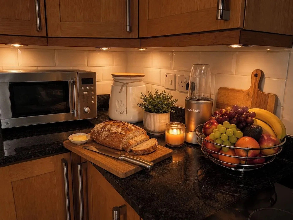 3-bed House Sleeps 7, Parking & Garden, Pets Ok