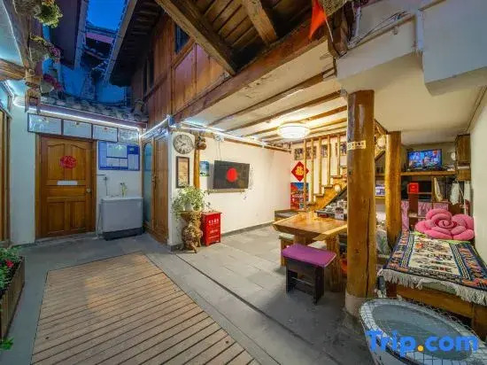 Xingxing Suxu · Snow Mountain Scenic Beauty Stay (The Old Town of Lijiang)