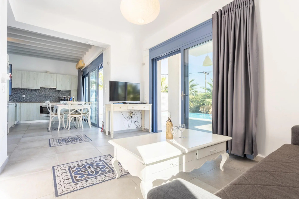 Villa Seashell Large Private Pool Walk to Beach Sea Views A C Wifi Eco-friendly - 2641