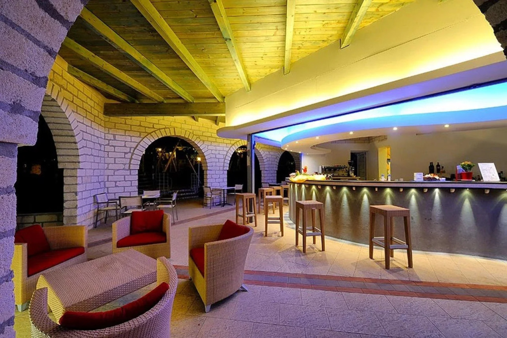 Baia Degli Aranci Suite & Apartments