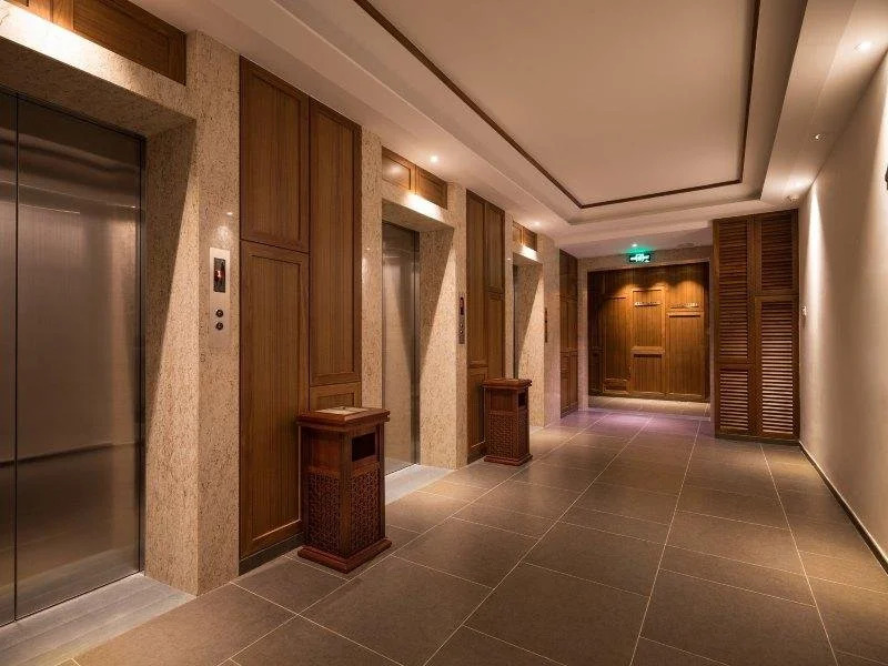 21° Holiday Hotel