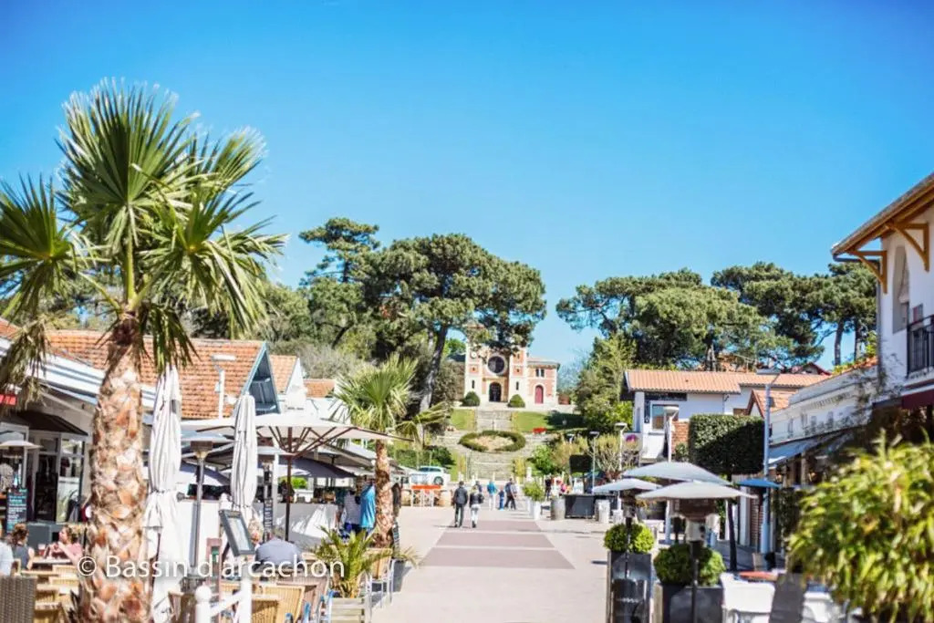 Apartment T2 full city centre with parking 500m from the beach