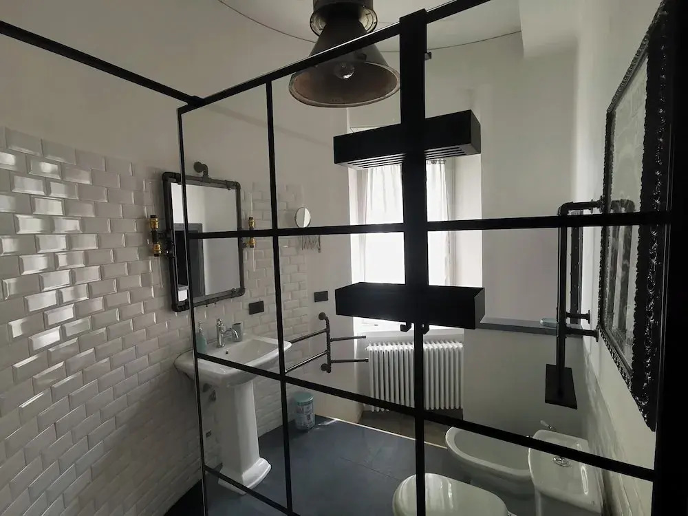 The Kraken Inn - Steampunk Boutique B&B in Bergamo