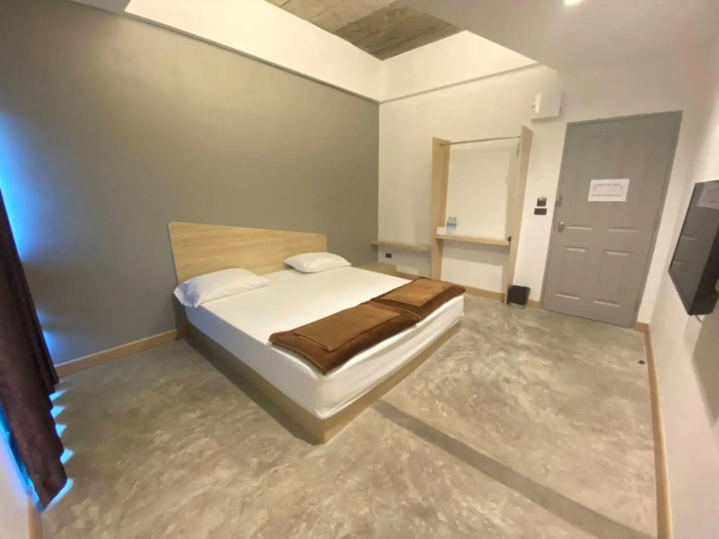 Newman hotel