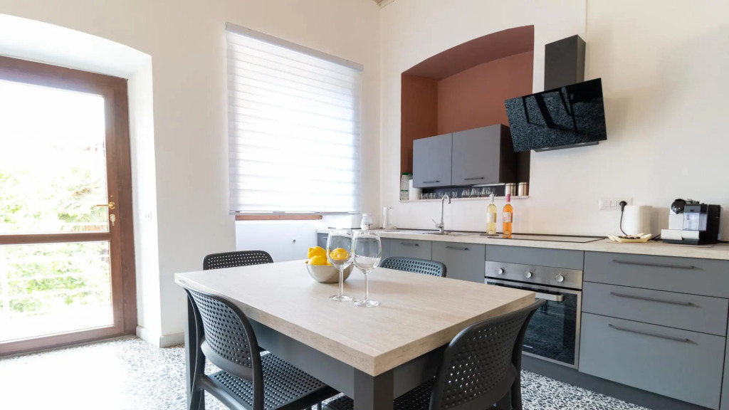 Welcomely - Xenia Boutique House With Garden